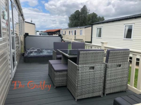 Tattershall Lakes The Oakley Caravan 8 berth with Hot tub & WiFi